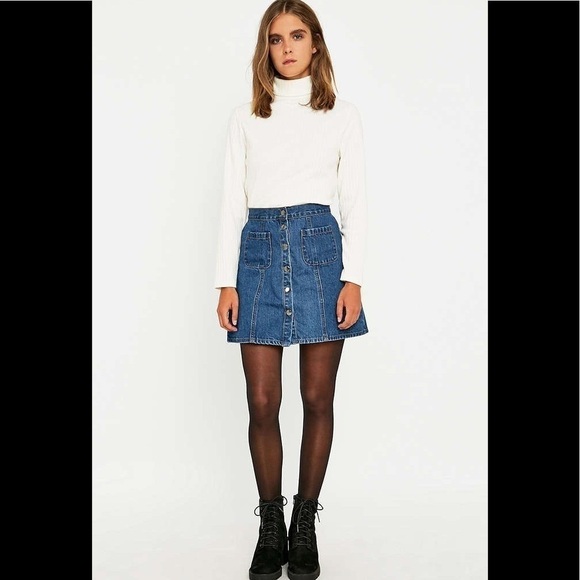 ✨Urban Outfitters Button BDG Front Denim Mini Skirt✨ - Picture 9 of 15